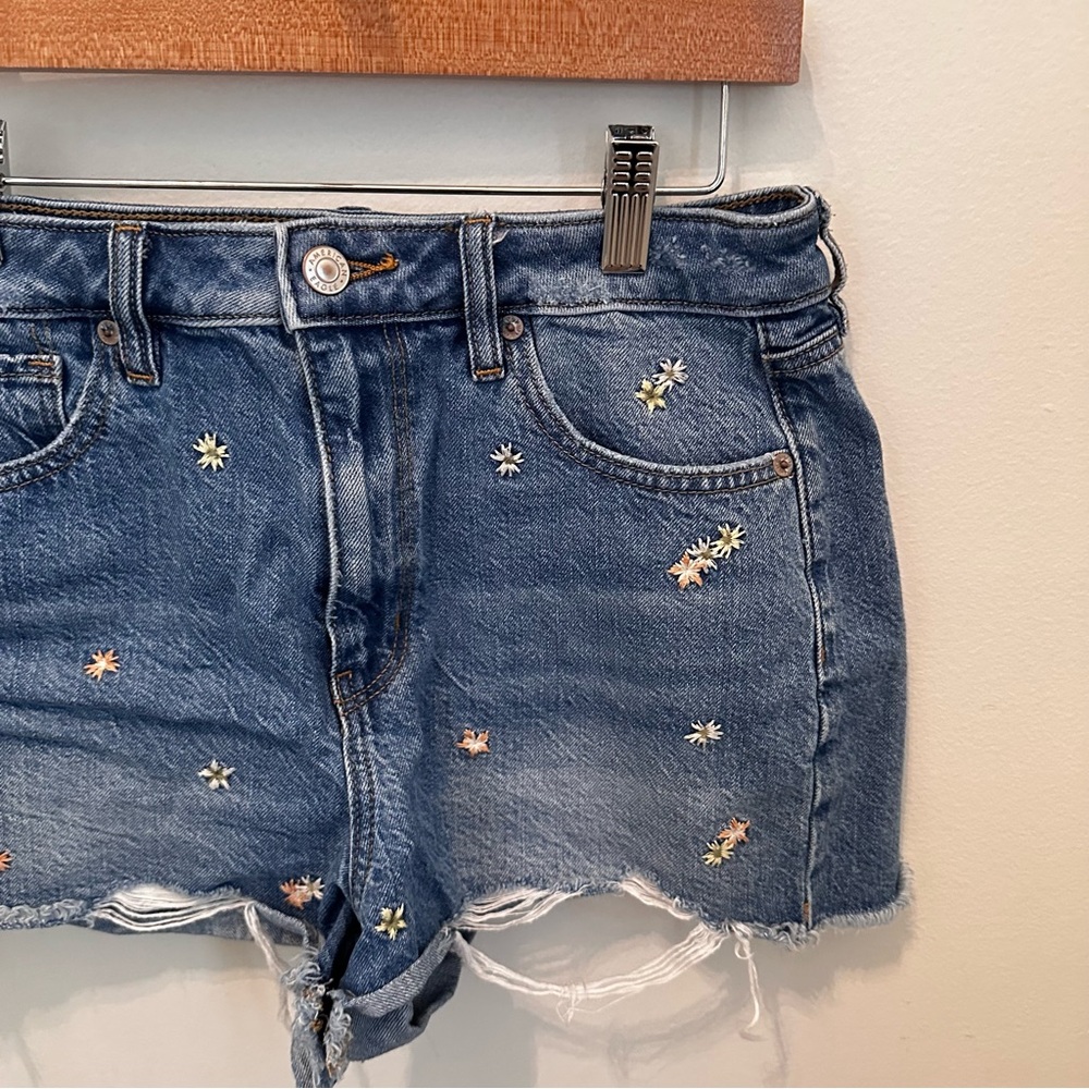American Eagle Floral Mom Shorts